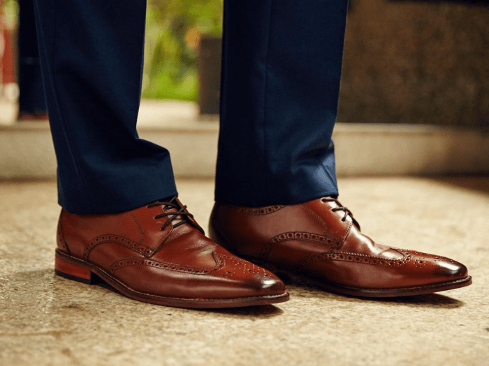 Mens brown dress shoes style