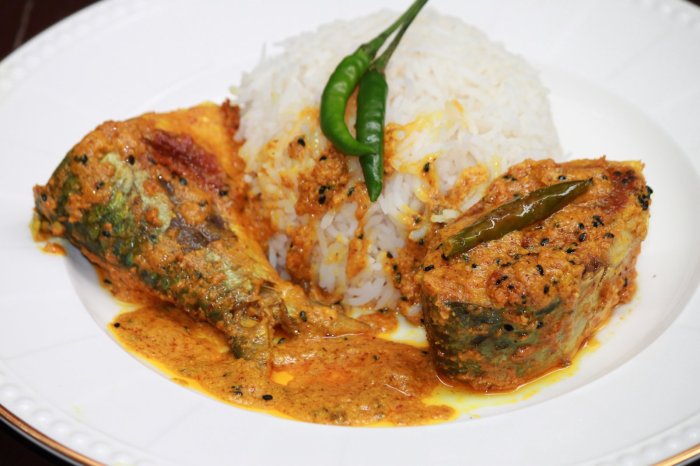 How to cook pomfret fish in bengali style