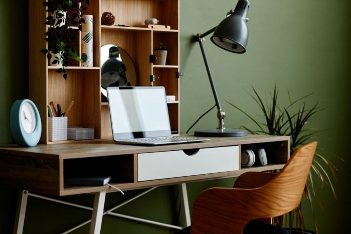 How to decorate office without natural light